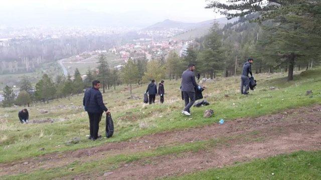 Develi’de ülkü ocakları çevre temizliği yaptı