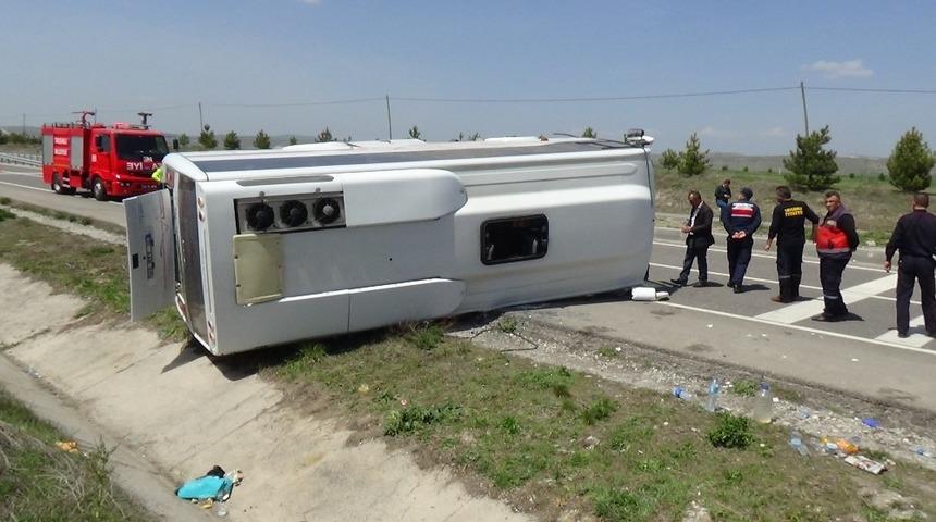 Kütahya’da yolcu otobüsü devrildi: 8 yaralı