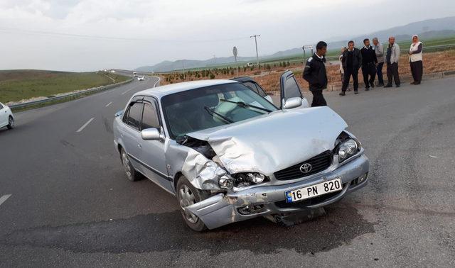 İslahiye'de otomobiller çarpıştı: 5 yaralı