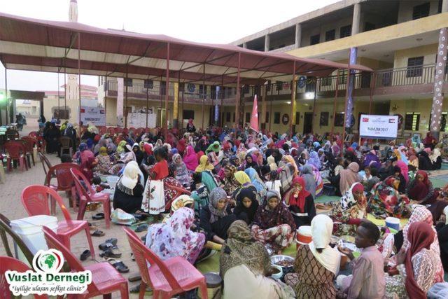 Ramazan ayında, mazlum coğrafyalarda ümmet sofraları