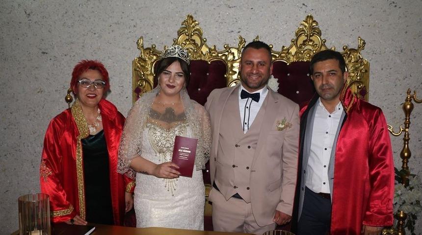 Başkan G&uuml;nel ilk nikahını kıydı