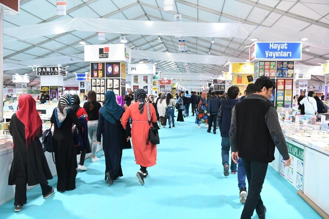 8. Malatya Anadolu Kitap ve K&uuml;lt&uuml;r Fuarı kapılarını a&ccedil;tı