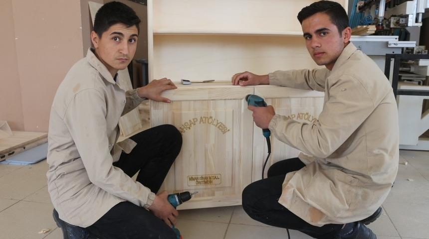 Okulların beceri at&ouml;lyeleri Mimar Sinan MTAL&rsquo;dan