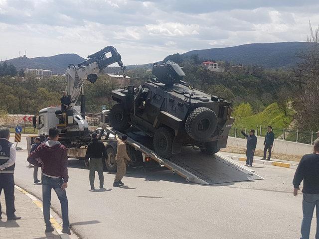 Tunceli'de zırhlı askeri araç ile otomobil çarpıştı