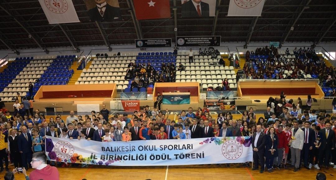 Balıkesir&rsquo;de spor &ouml;d&uuml;lleri sahiplerini buldu