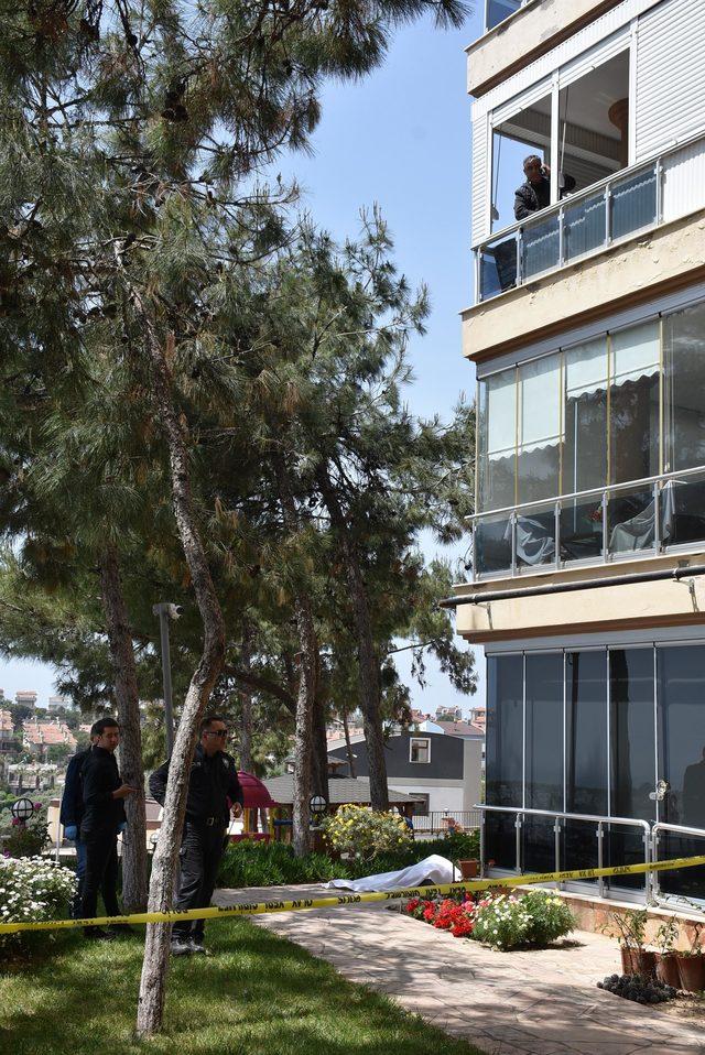 3 &uuml;nc&uuml; kat balkonundan d&uuml;ş&uuml;p, &ouml;ld&uuml; 1