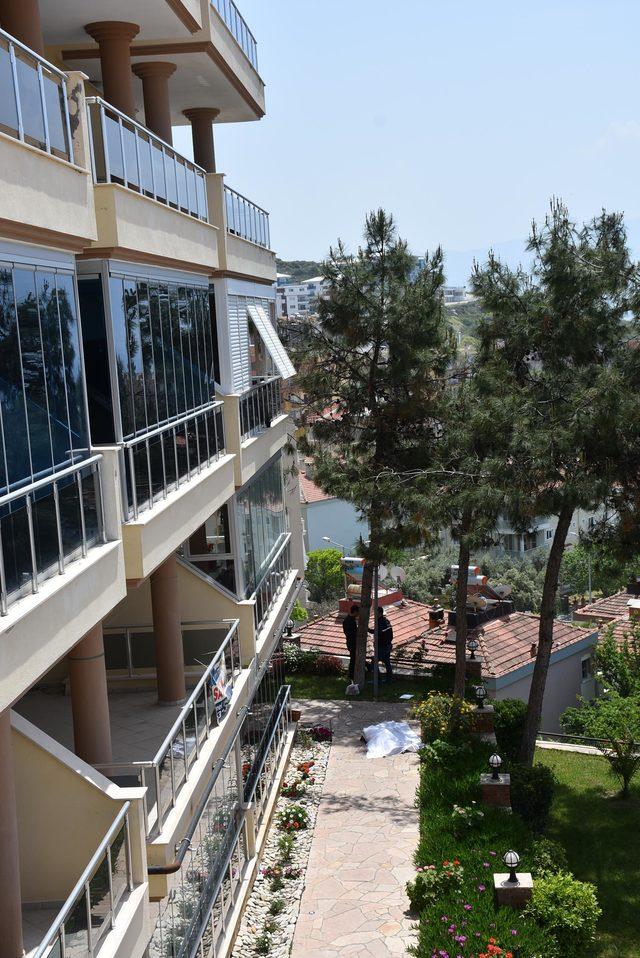 3 &uuml;nc&uuml; kat balkonundan d&uuml;ş&uuml;p, &ouml;ld&uuml; 2