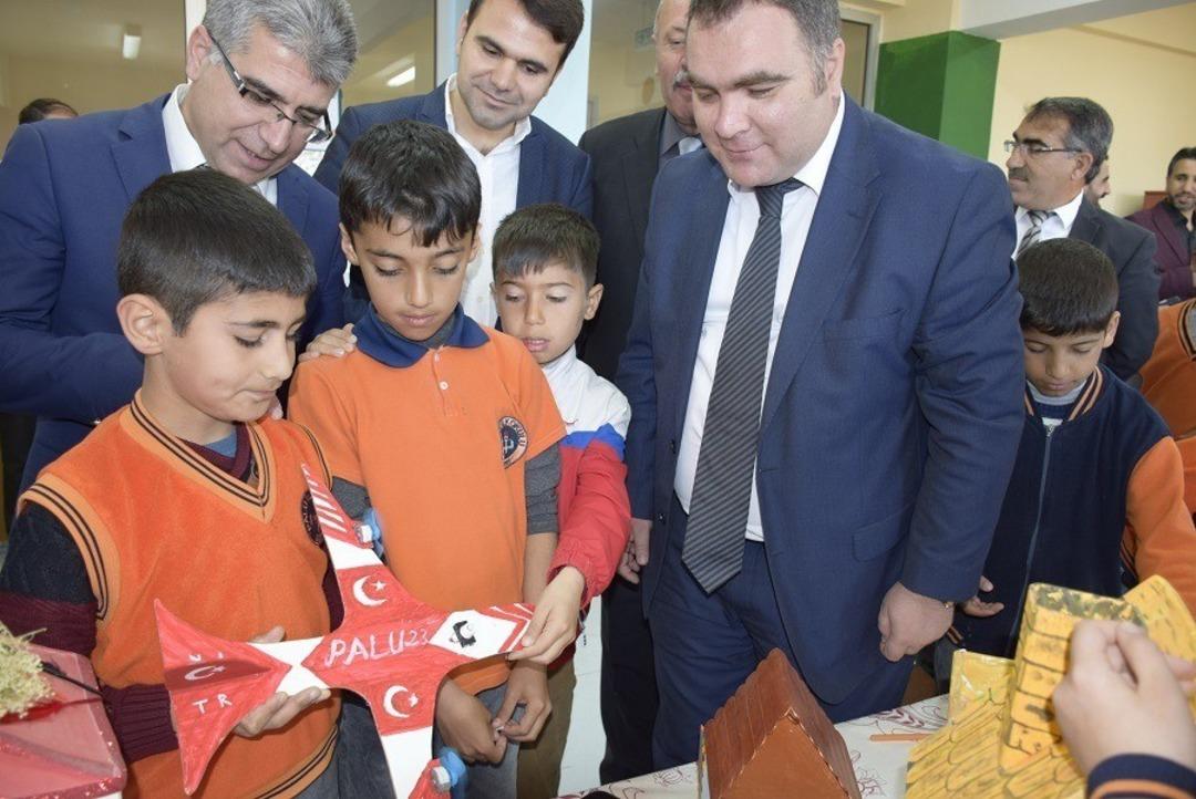 &Ouml;ğrenciler, "Tasarım ve Beceri" at&ouml;lyesiyle &ouml;ğreniyor