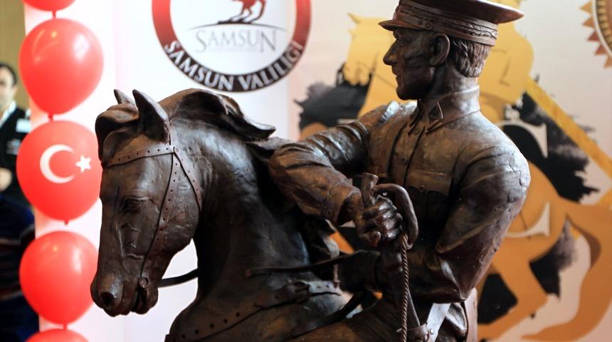 500 kilogram çikolatadan Atatürk Anıtı yapıldı 