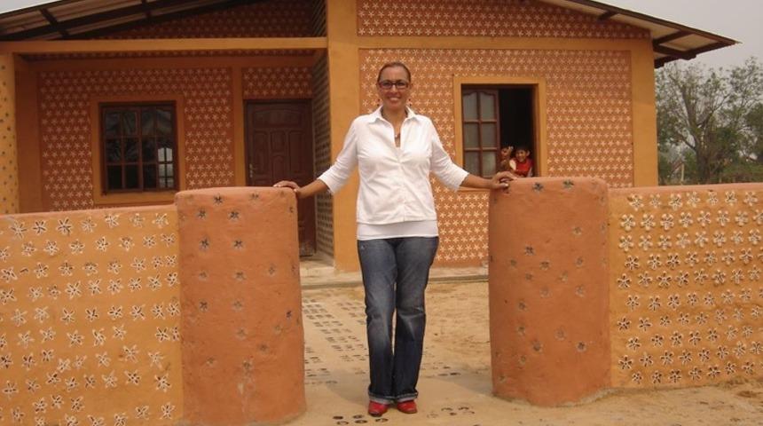 Hayal etti başardı, y&uuml;zlerce insanı ev sahibi yaptı