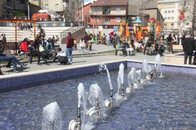 Vatandaşlar piknik yerine parkları tercih etti