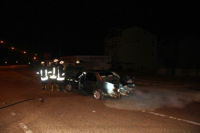 Araması olan şahıslar, kazada yaralanınca yakalandı