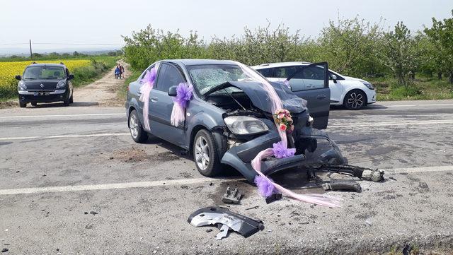 Gelini almaya giderken kaza yapan damadın bacağı kırıldı