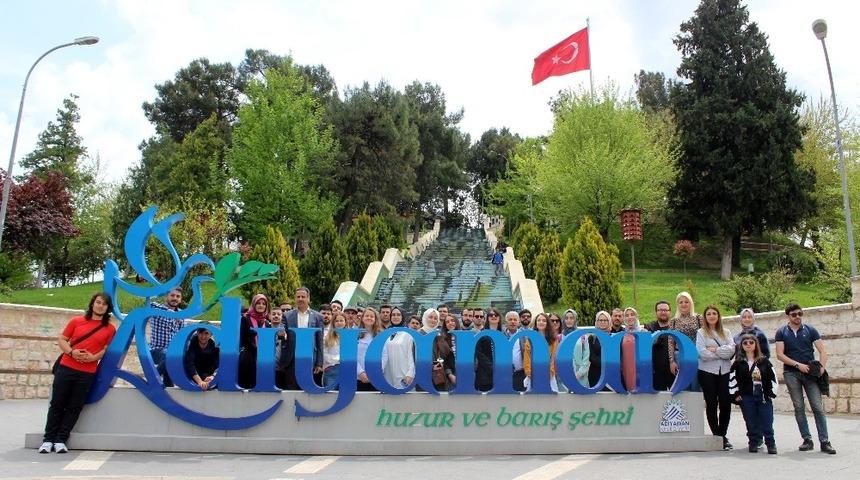 Gen&ccedil; yazar ve &ouml;ğrenciler Adıyaman&rsquo;da misafir edildi