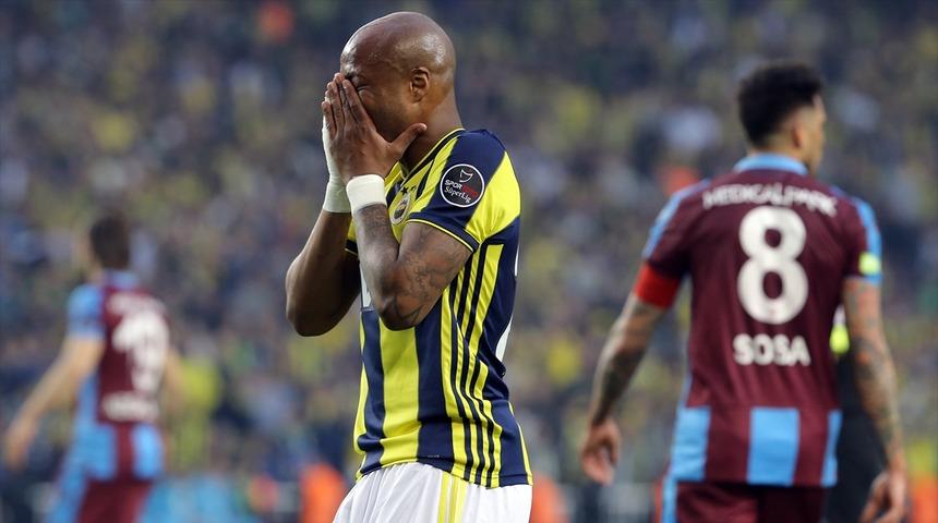 Kadık&ouml;y'de tepki! O yıldız ıslıklandı