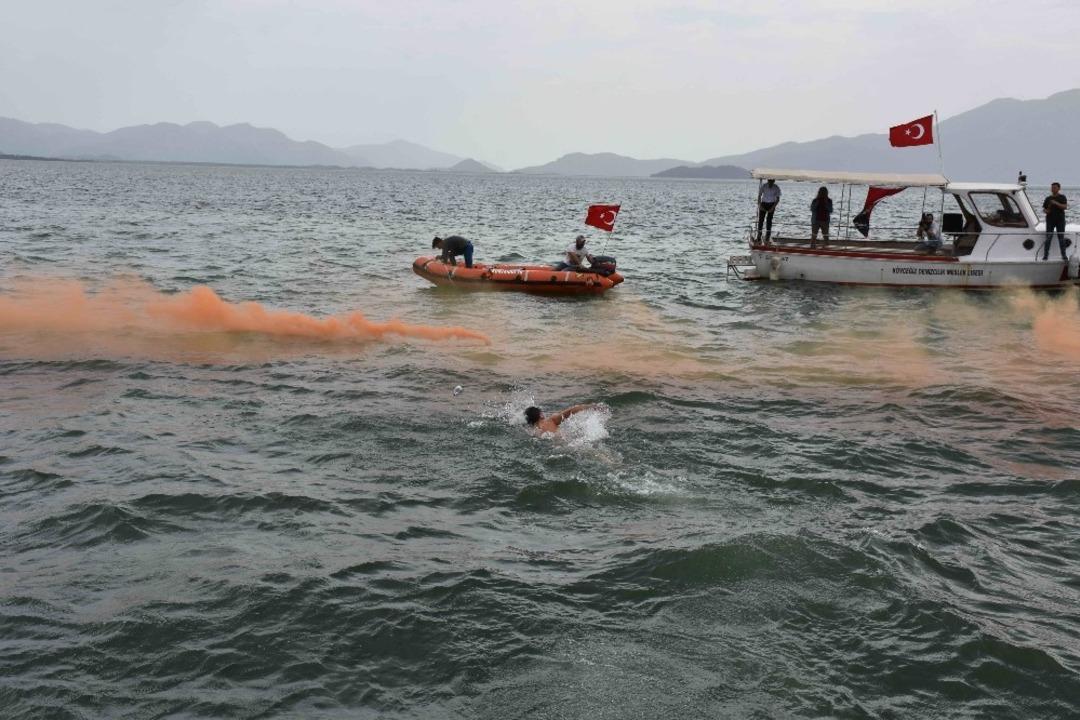 Kula&ccedil;lar diploma i&ccedil;in atıldı