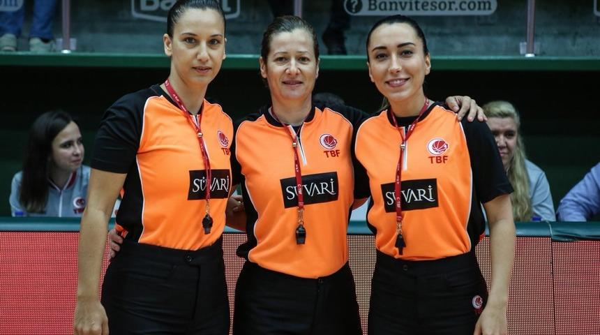 Tahincioğlu Basketbol Süper Ligi'nde ilk kez bir maçı 3 kadın hakem yönetti