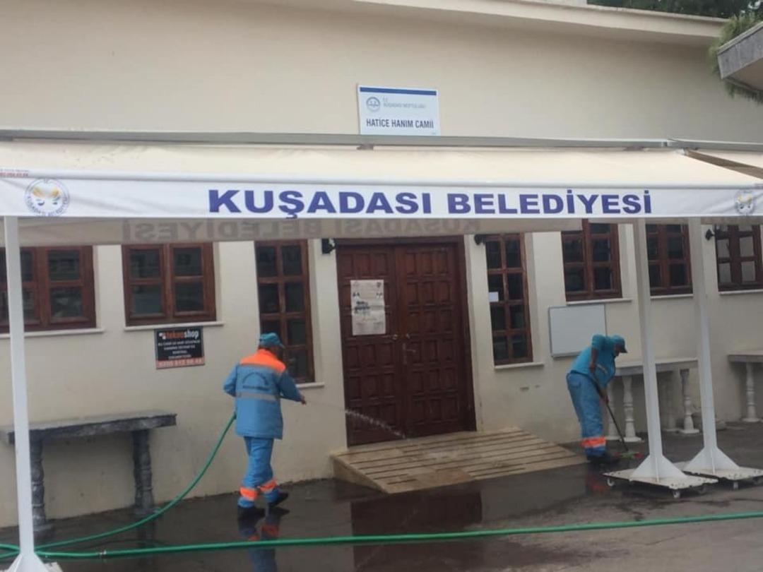 Kuşadası&rsquo;nda camiler temizlendi