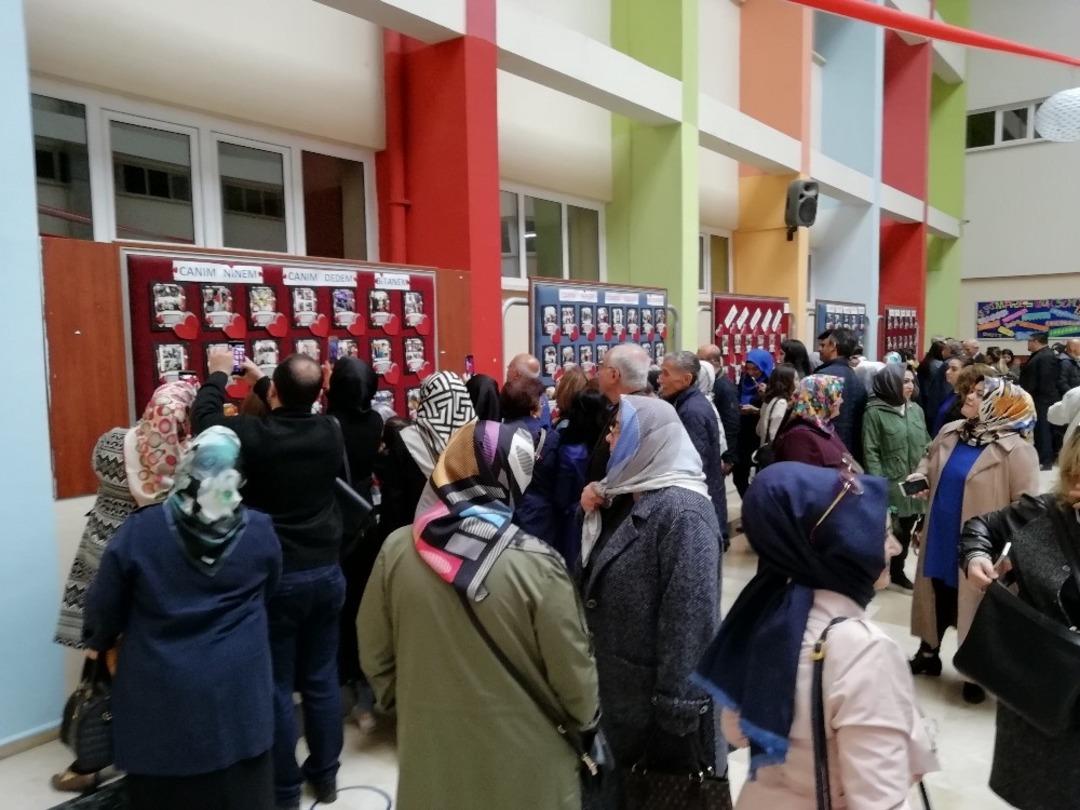 &Ouml;zel Tekden İlkokulu &Ouml;ğrencilerinden Canım Dedem Canım Ninem Bitanem Etkinliği