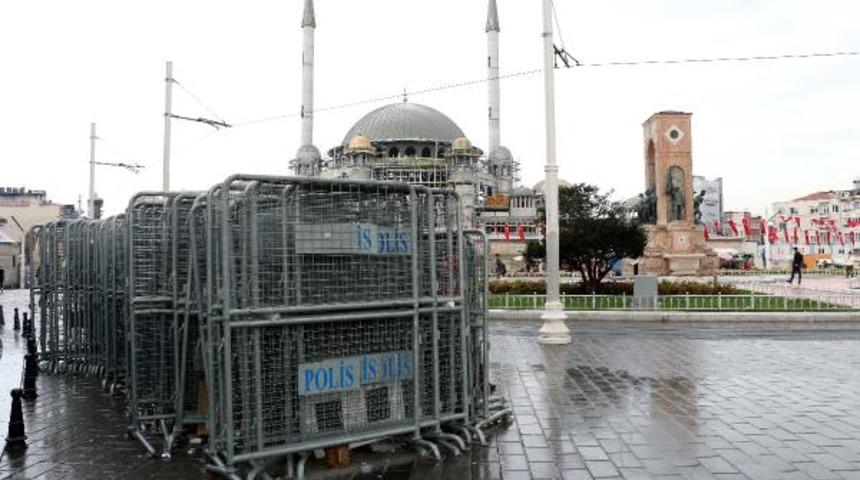 Taksim Meydanı'nda 1 Mayıs önlemleri! Bariyerler getirildi