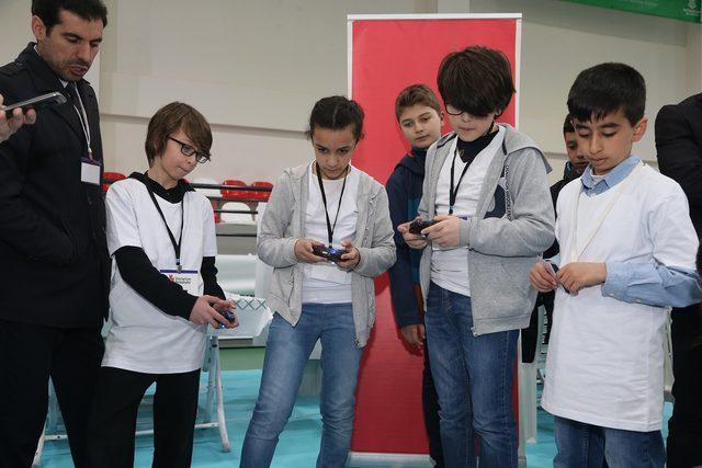 Uluslararası Robotik Yarışmasında Ümraniyeli Bilge Çocuklar voleybol kategorisinde birincilik aldı