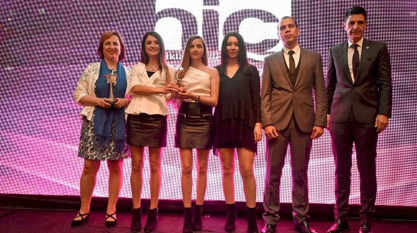 Gen&ccedil; iletişimcilerin L&Ouml;SEV projesine &ouml;d&uuml;l