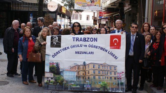 Öğretmen okulu mezunları 64 yıl sonra buluştu