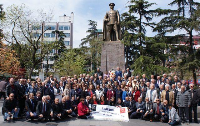 Öğretmen okulu mezunları 64 yıl sonra buluştu