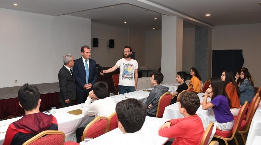 Se&ccedil;er, LGS&rsquo;ye hazırlanan gen&ccedil;leri ziyaret etti