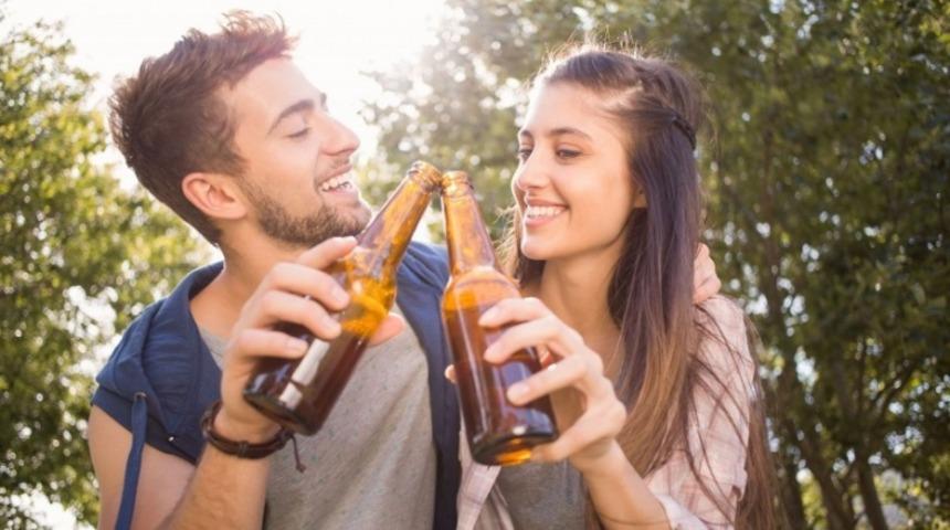 Biranın Erkekleri Sekste Daha İyi Hale Getirmesinin 4 Nedeni