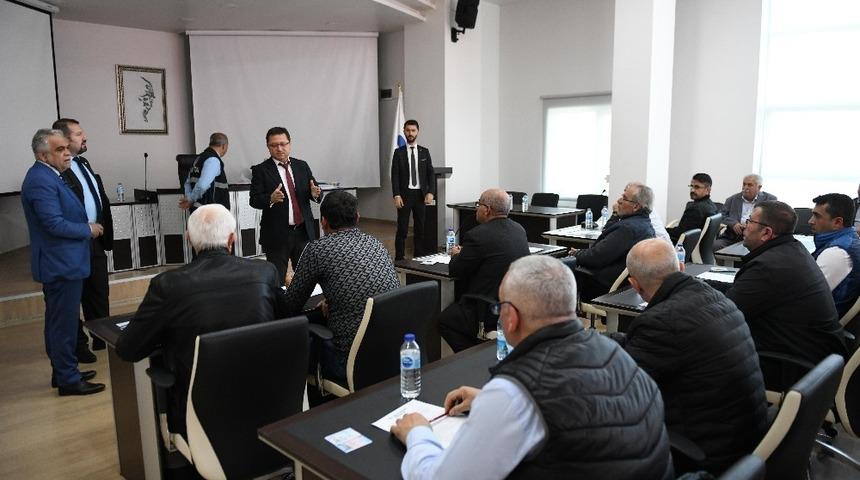 &Ccedil;anakkale&rsquo;de şof&ouml;r adayları yazılı ve uygulamalı sınavdan ge&ccedil;ti