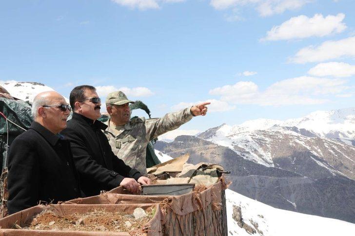 Vali Akbıyık, 4 askerin şehit düştüğü üs bölgesinde G3