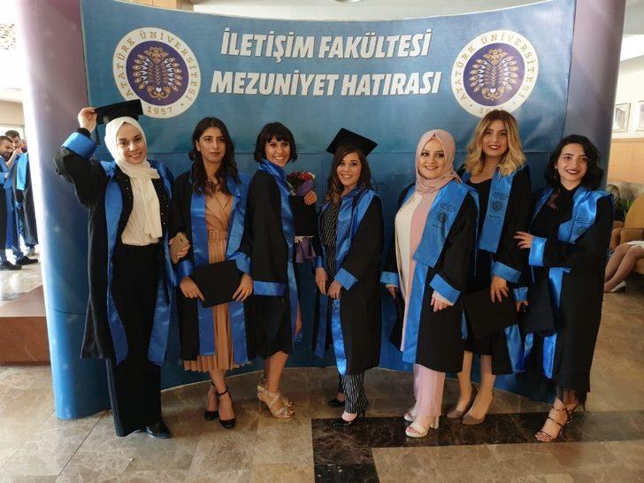 İletişim Fakültesi 2018-2019 dönem mezunlarını verdi G4