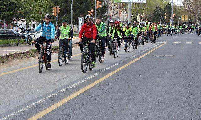 Sağlıklı yaşam için pedal çevirdiler