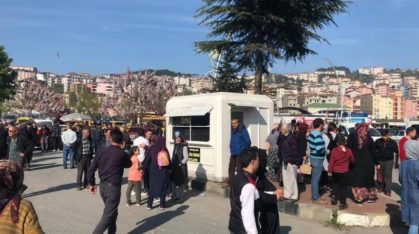 Alaplı otogarında asker uğurlama yoğunluğu