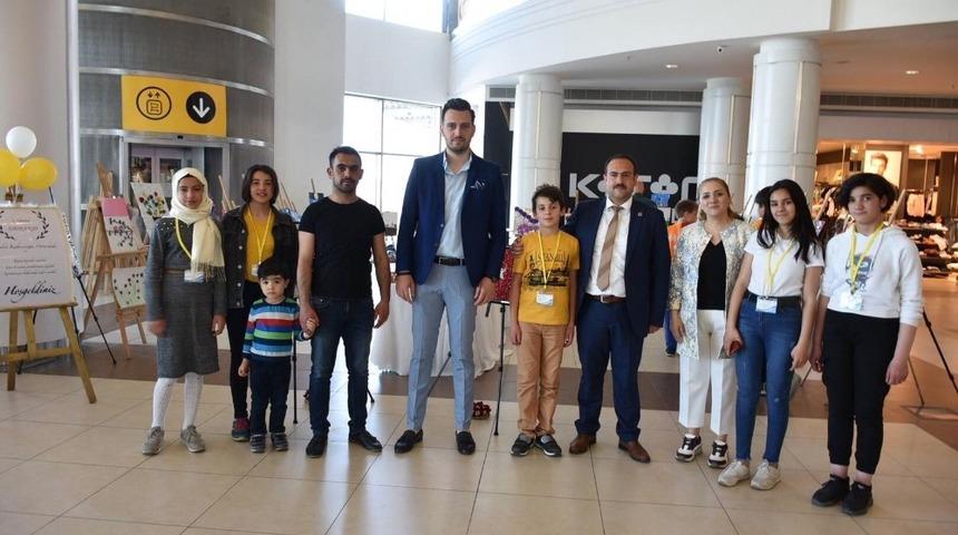 &Ouml;ğrencilerin bahar sergisine yoğun ilgi