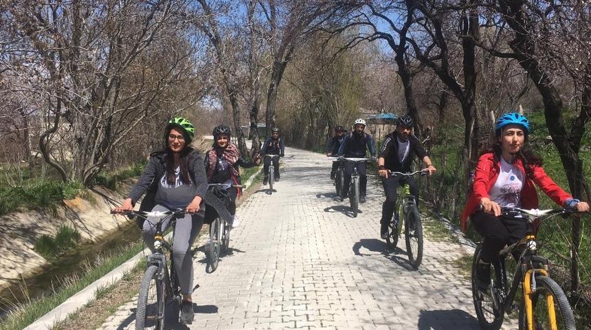 Van&rsquo;da &ldquo;Gen&ccedil;lik Tarihe Pedallıyor&rdquo; projesi