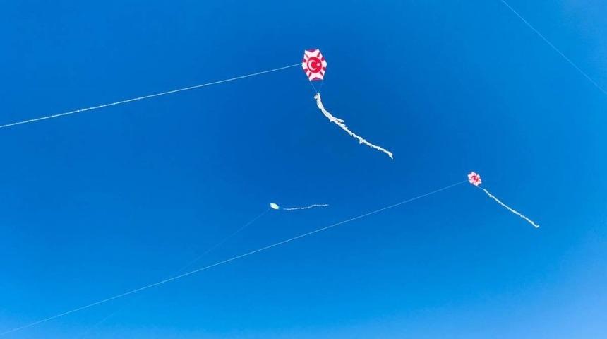 U&ccedil;urtmalar g&ouml;ky&uuml;z&uuml;n&uuml; s&uuml;sledi