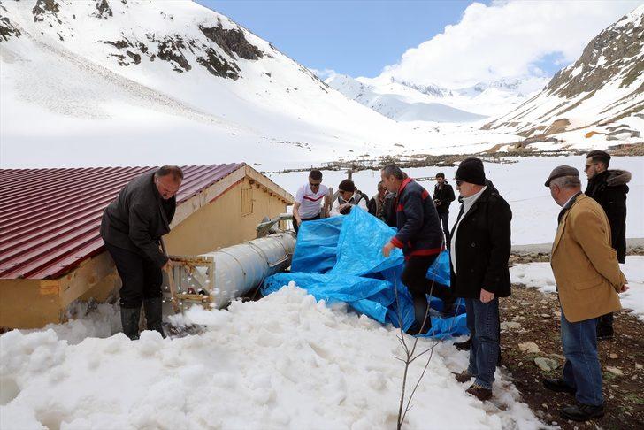 Kışın yatırdıkları minareyi kaldırdılar G1
