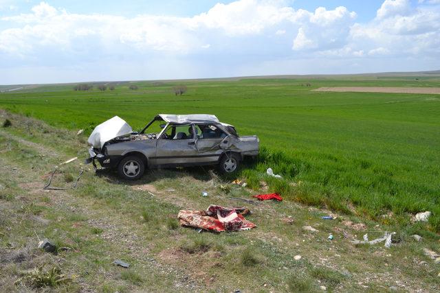 Otomobilleri takla attı, hastaneye götürüldükleri ambulans kaza yaptı