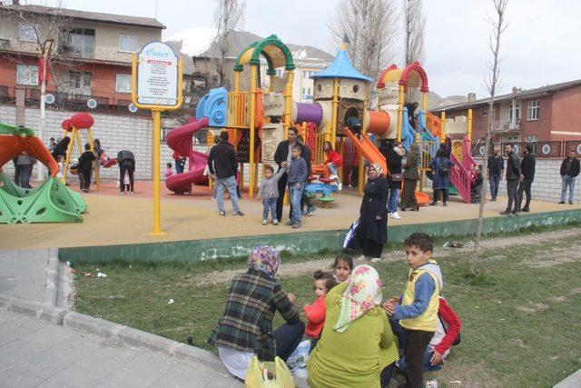 Hakkari’de renkli pazar