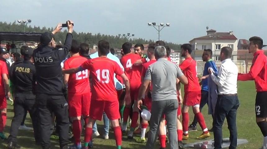 BAL y&uuml;kselme ma&ccedil;ında saha karıştı