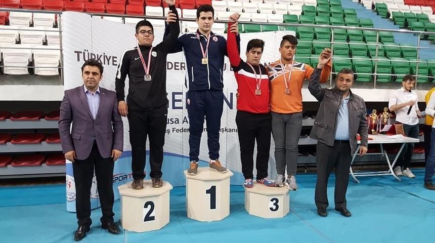 Güreşçiler, şampiyonadan başarıyla döndü