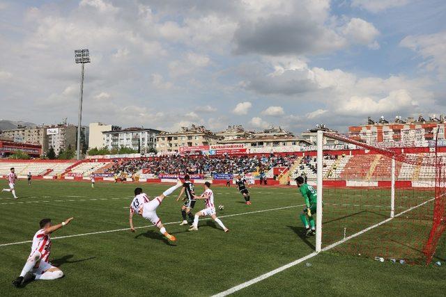 TFF 2. Lig: Kahramanmaraşspor: 2 - Manisa Büyükşehir Belediyespor: 5