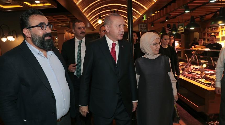 Cumhurbaşkanı Erdoğan, İstanbul'da vatandaşlarla sohbet etti