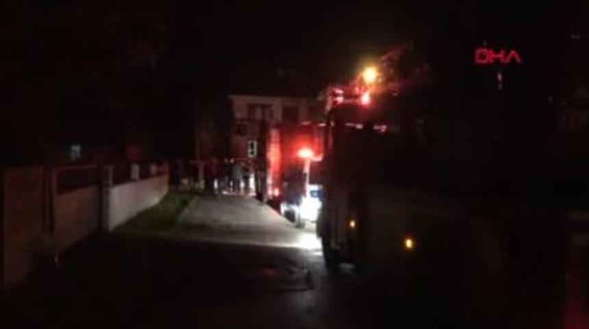 Ağabeyiyle g&ouml;r&uuml;şemeyince evini yakmaya kalktı