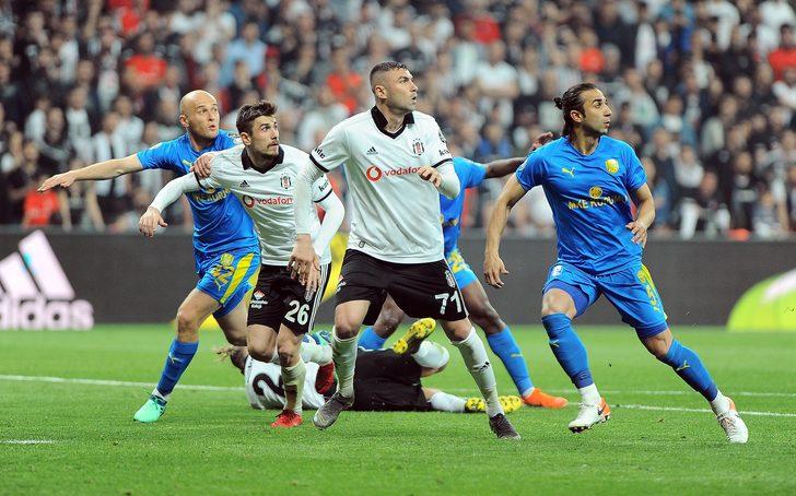 Beşiktaş'ın 6'da 6 yapmasındaki en önemli faktör kalecisi ve forveti. Şampiyonluk yıllarına bakın Fabri - Cenk, Fabri - Aboubakar. Son 6 haftada Karius'un kurtarışları çok önemliydi.