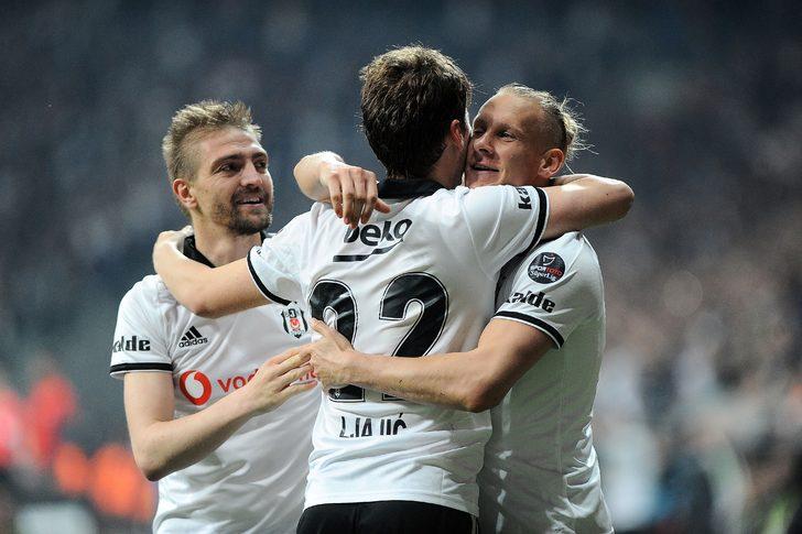 6'da 6 yapan Beşiktaş'ta Lens'in vasat performansı da vardı. Sadece 1 asisti var. Eline gelen şansları kullanamıyor. Daha iyi bir kulüp bulamaz. İstanbul'da yaşıyor, Beşiktaş'ta oynuyor. Beşiktaş'ın şu final maçlarında Quaresma'ya ihtiyacı var. Lens 19 golde hiç katkısı yok.