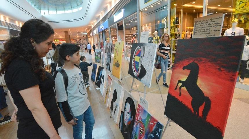 Liseli gen&ccedil;ler sergi a&ccedil;tı