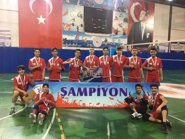 Voleybol Takımı Türkiye Şampiyonu